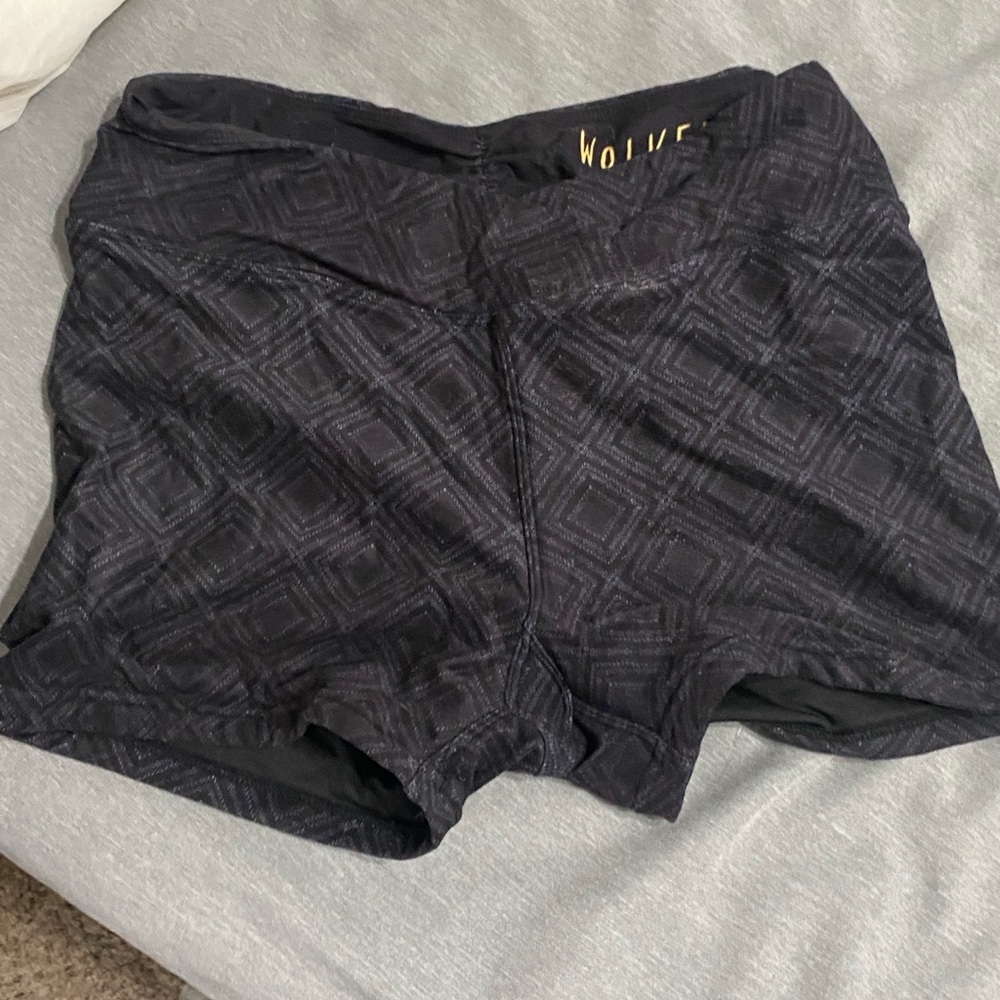 Wolven Geometric Black Women's Athletic Shorts